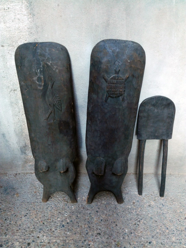 silla etnica madera vigilante tallada africa 2piezas negro 44-101x34.5x78 t.2u incompleto